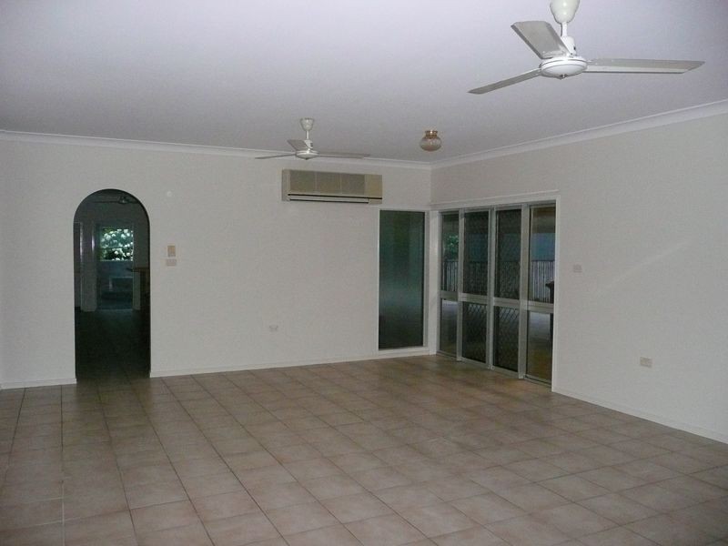 68 Callum Street, Mooroobool QLD 4870