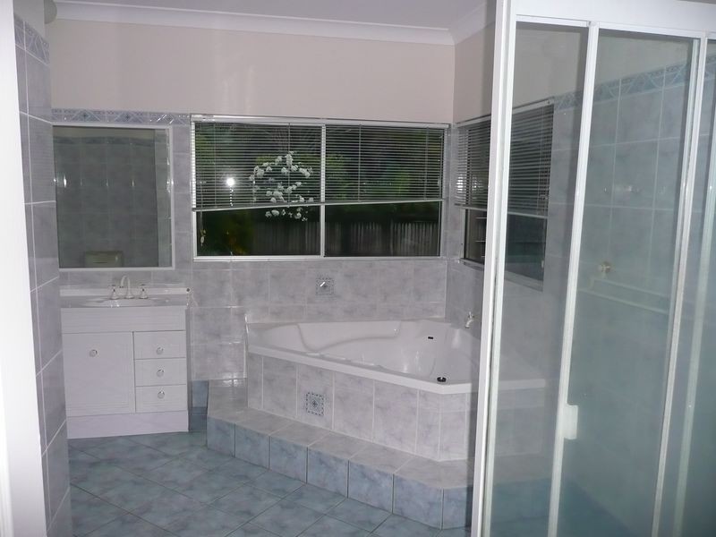 68 Callum Street, Mooroobool QLD 4870