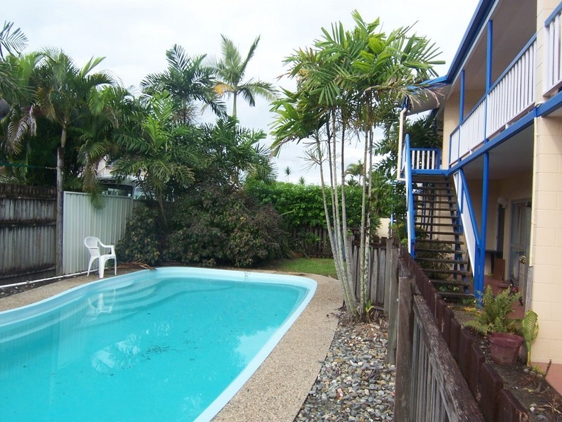 8/71 Pease Street, Cairns QLD 4870