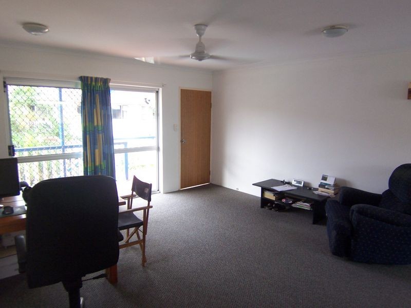 8/71 Pease Street, Cairns QLD 4870