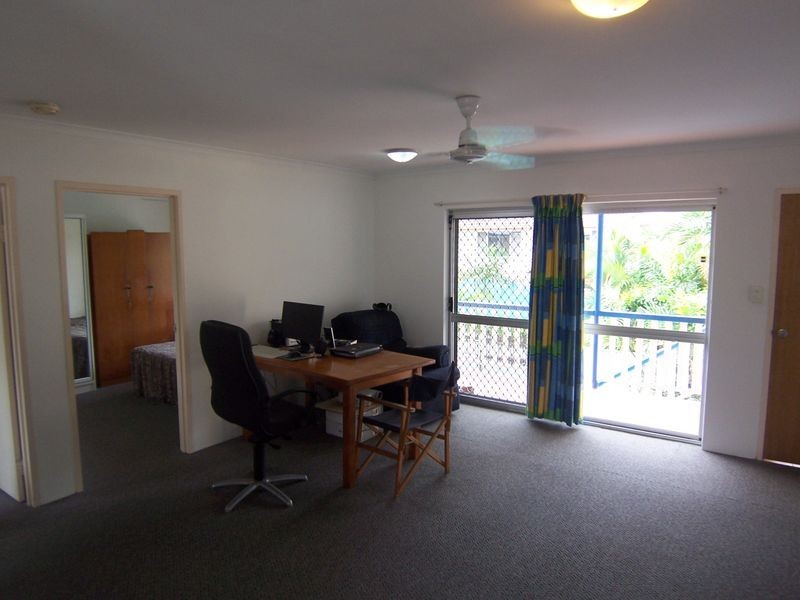 8/71 Pease Street, Cairns QLD 4870