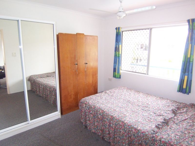 8/71 Pease Street, Cairns QLD 4870