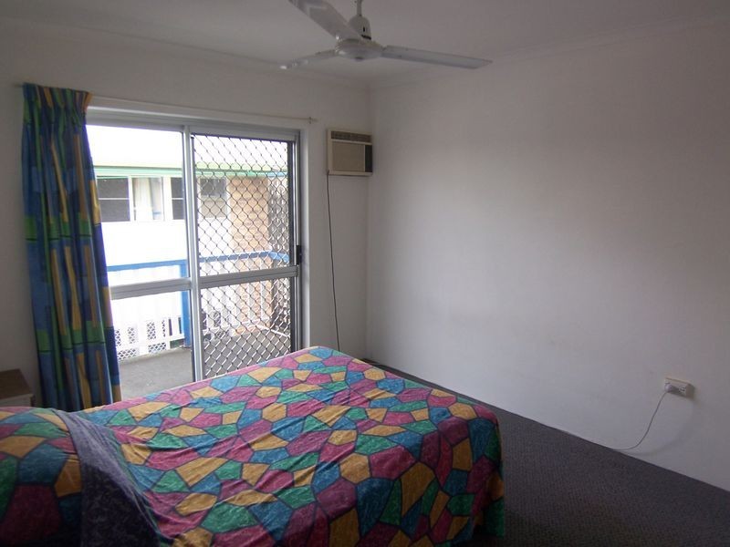 8/71 Pease Street, Cairns QLD 4870