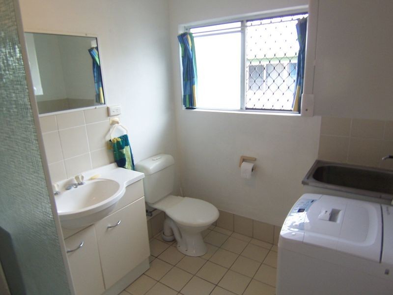 8/71 Pease Street, Cairns QLD 4870