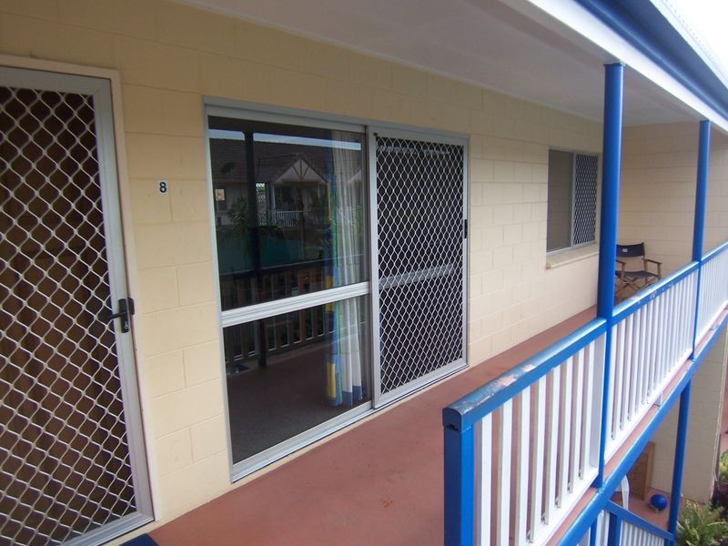 8/71 Pease Street, Cairns QLD 4870