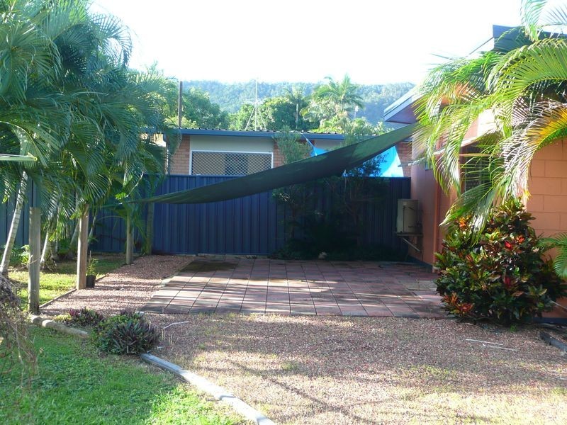 263 Pease Street, Edge Hill QLD 4870