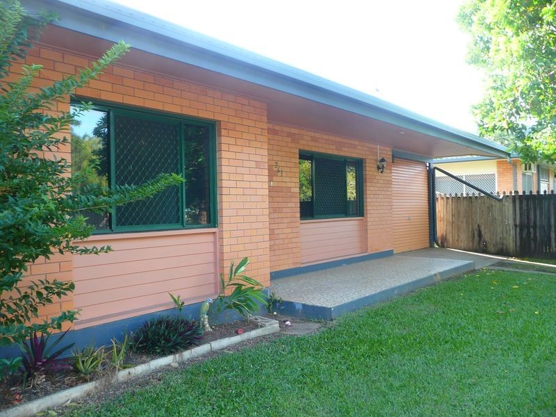 263 Pease Street, Edge Hill QLD 4870