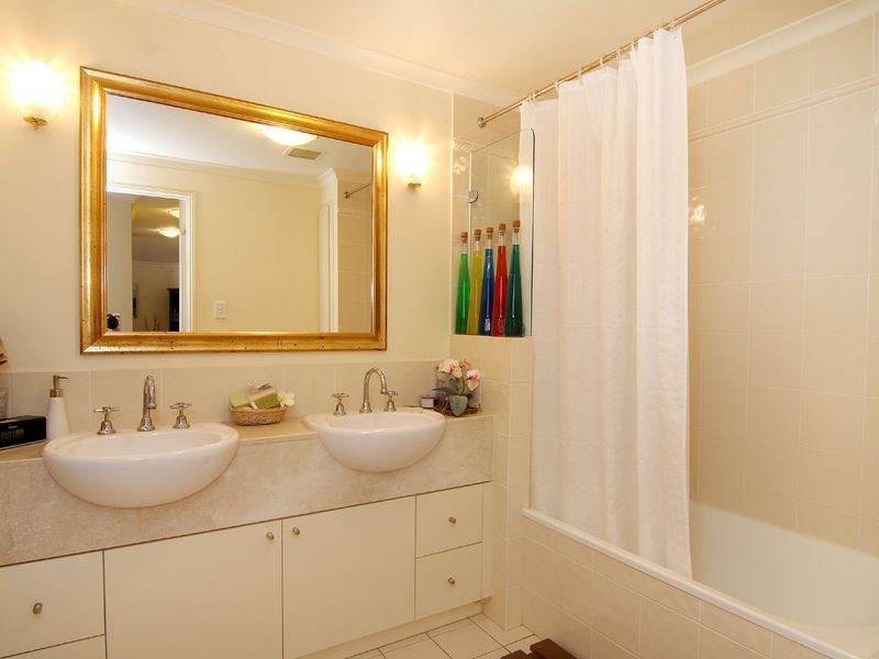 410/2 Greenslopes Street, Cairns North QLD 4870