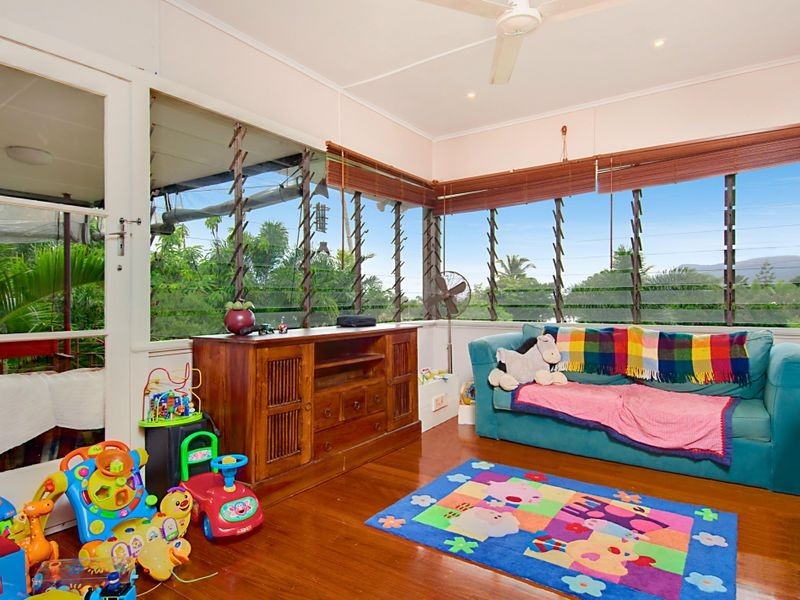 56 Hutchinson Street, Whitfield QLD 4870