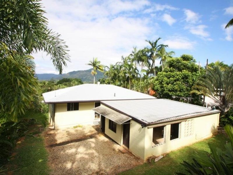 56 Hutchinson Street, Whitfield QLD 4870