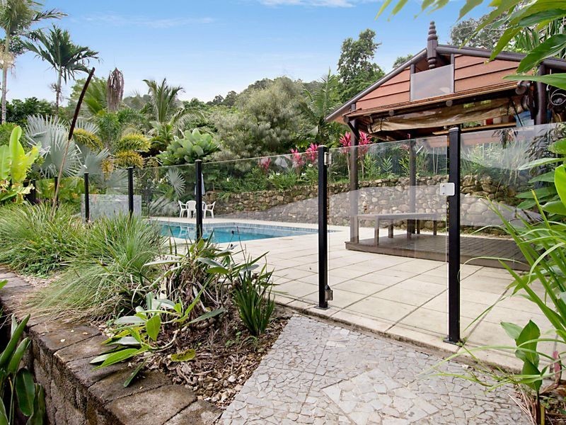 56 Hutchinson Street, Whitfield QLD 4870