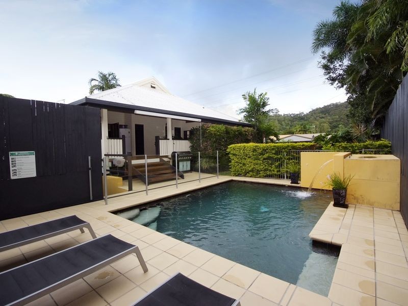 7 Neeve Close, Whitfield QLD 4870