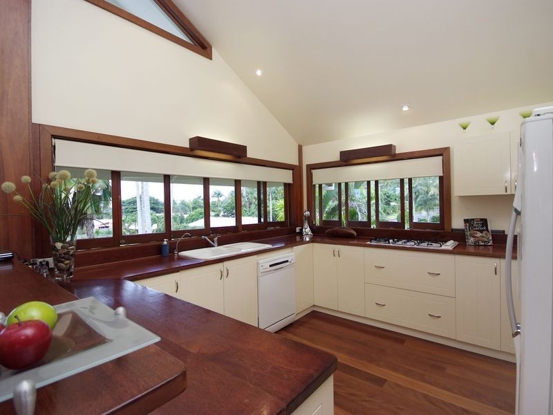 7 Neeve Close, Whitfield QLD 4870