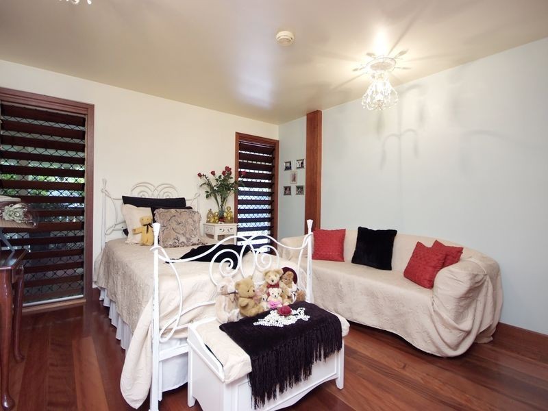 7 Neeve Close, Whitfield QLD 4870