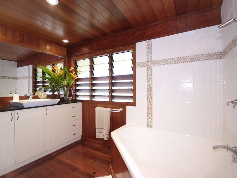 7 Neeve Close, Whitfield QLD 4870