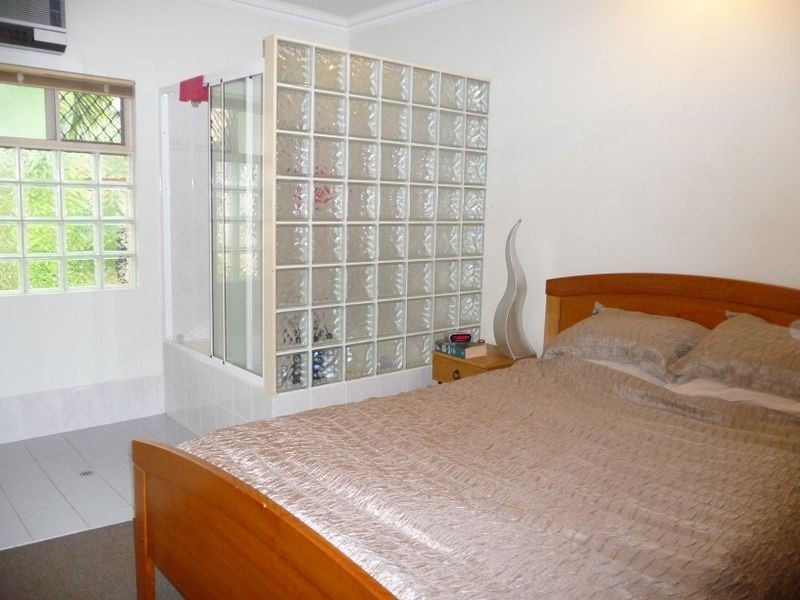 Manoora QLD 4870