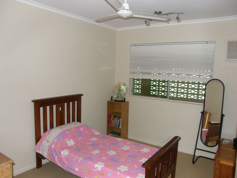 6 Lime Street, Mooroobool QLD 4870