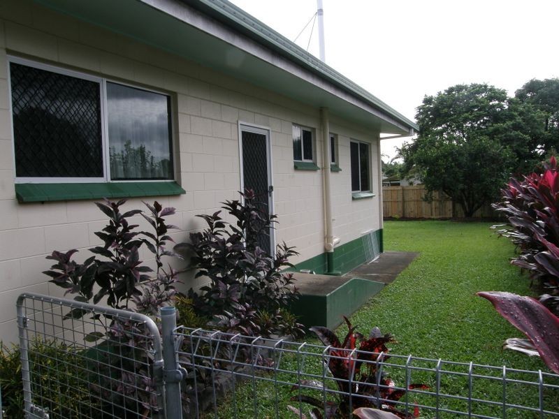 6 Lime Street, Mooroobool QLD 4870