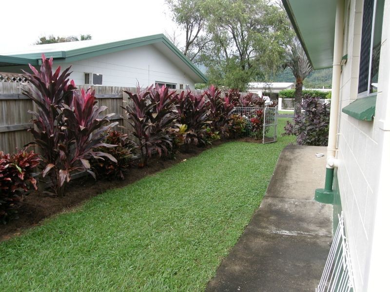 6 Lime Street, Mooroobool QLD 4870