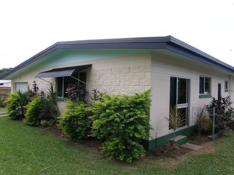 6 Lime Street, Mooroobool QLD 4870