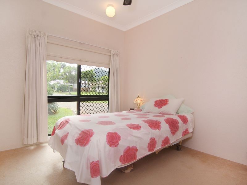 19 Meander Close, Brinsmead QLD 4870