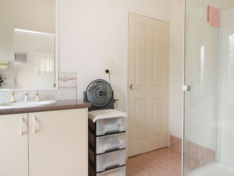 19 Meander Close, Brinsmead QLD 4870