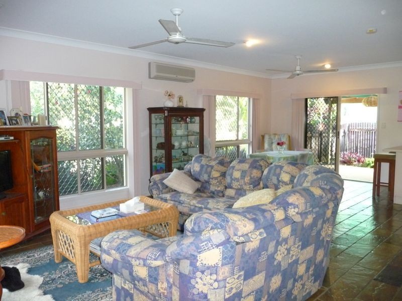 6 Wheeler Court, Brinsmead QLD 4870