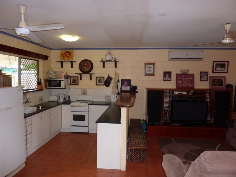 14 Tracey Close, Woree QLD 4868