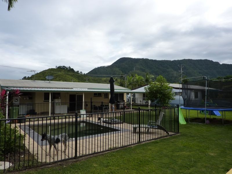 14 Tracey Close, Woree QLD 4868