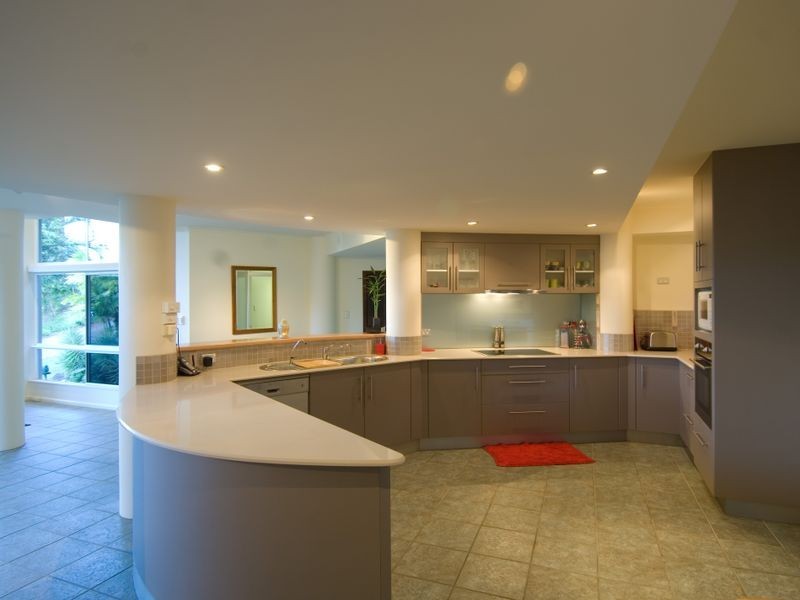 182 Hillview Crescent, Whitfield QLD 4870