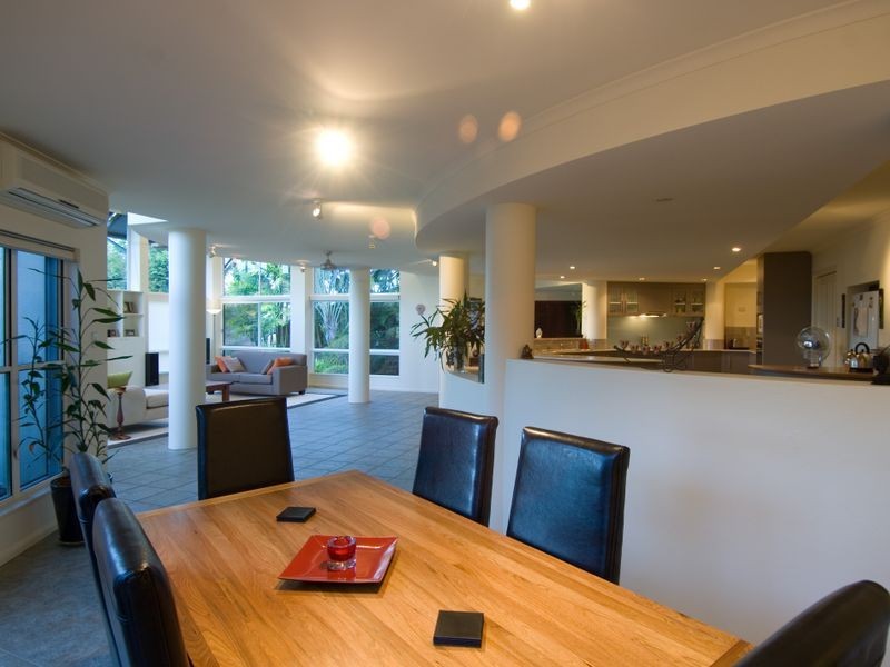 182 Hillview Crescent, Whitfield QLD 4870