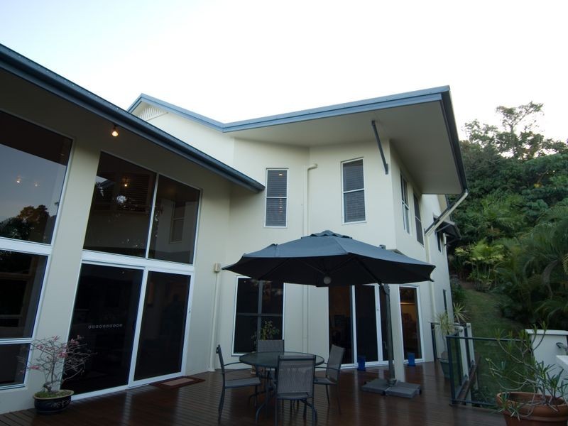 182 Hillview Crescent, Whitfield QLD 4870