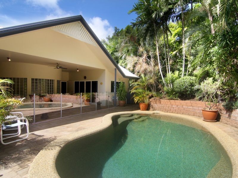 182 Hillview Crescent, Whitfield QLD 4870