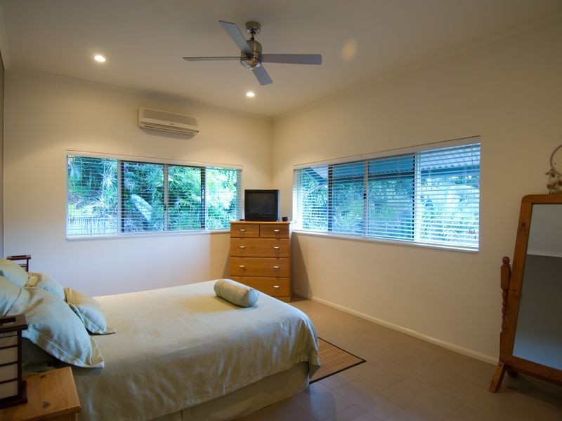 182 Hillview Crescent, Whitfield QLD 4870