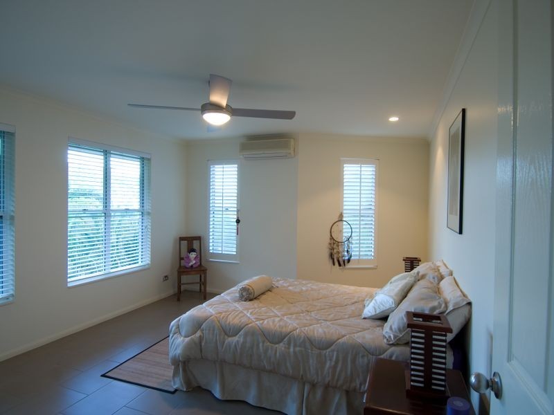 182 Hillview Crescent, Whitfield QLD 4870