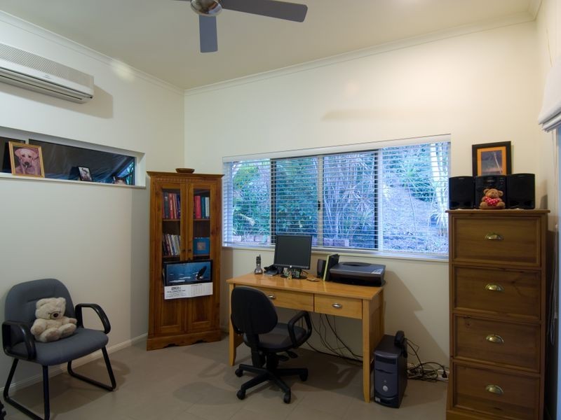 182 Hillview Crescent, Whitfield QLD 4870