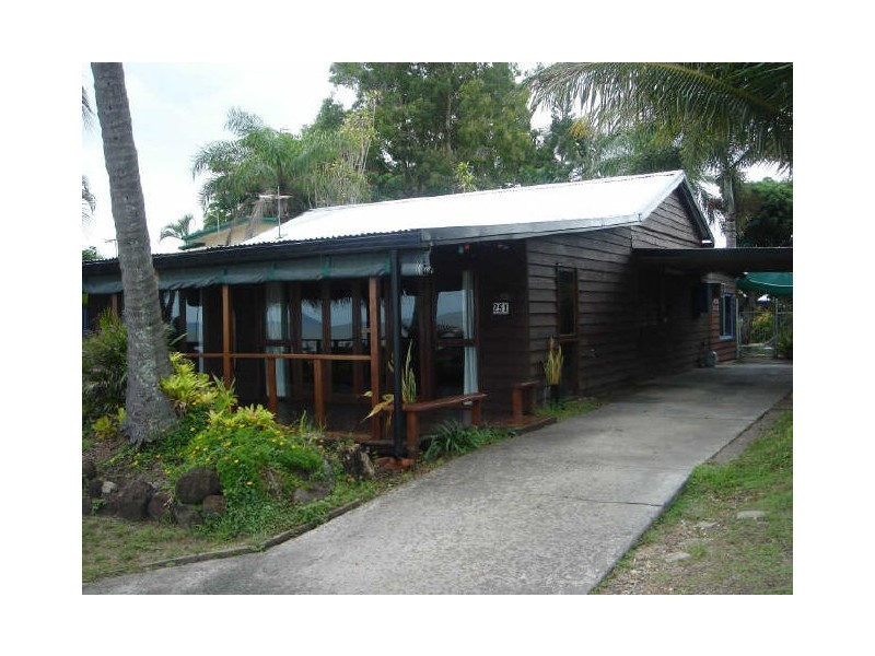 251 OShea Esplanade, Machans Beach QLD 4878