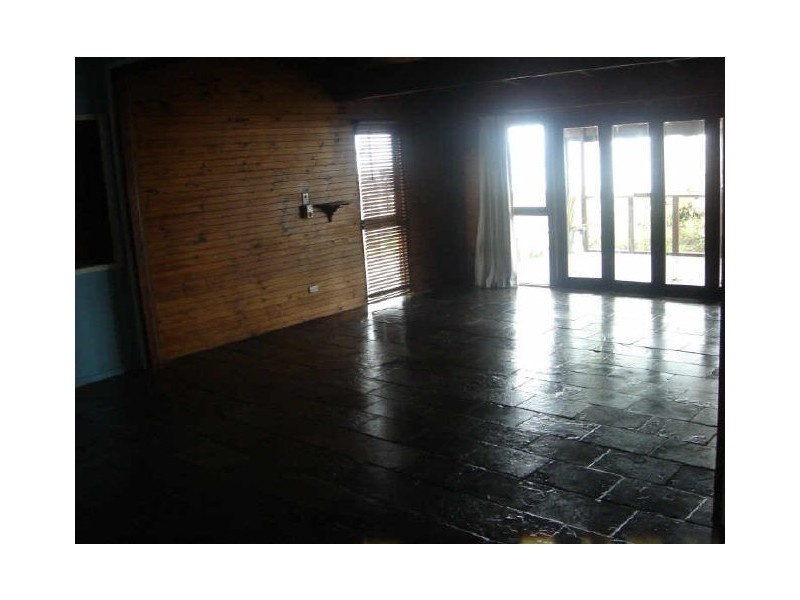 251 OShea Esplanade, Machans Beach QLD 4878