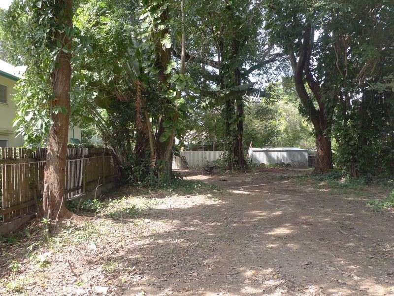 10 Mayers Street, Manunda QLD 4870