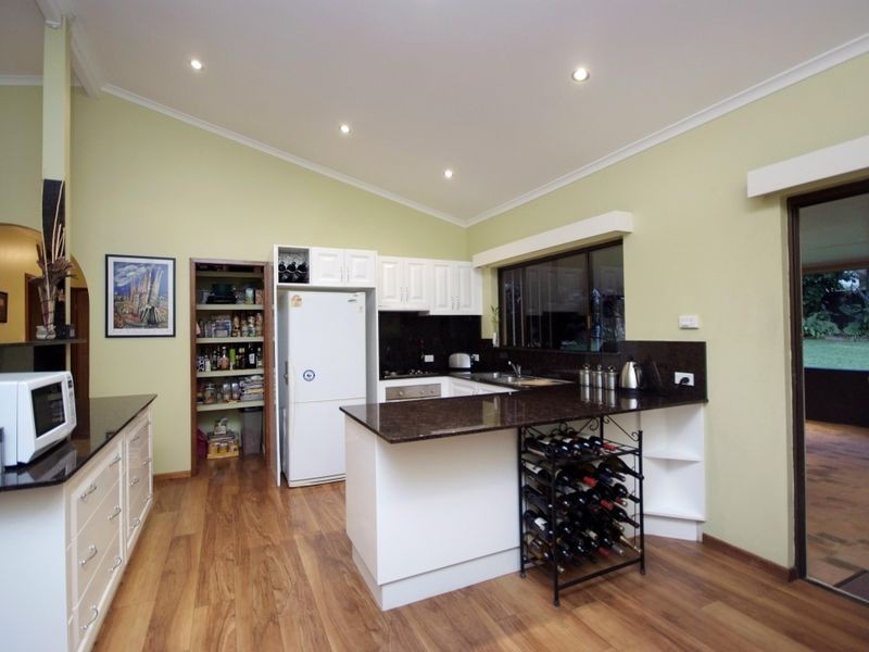 16 Di Savia Close, Whitfield QLD 4870