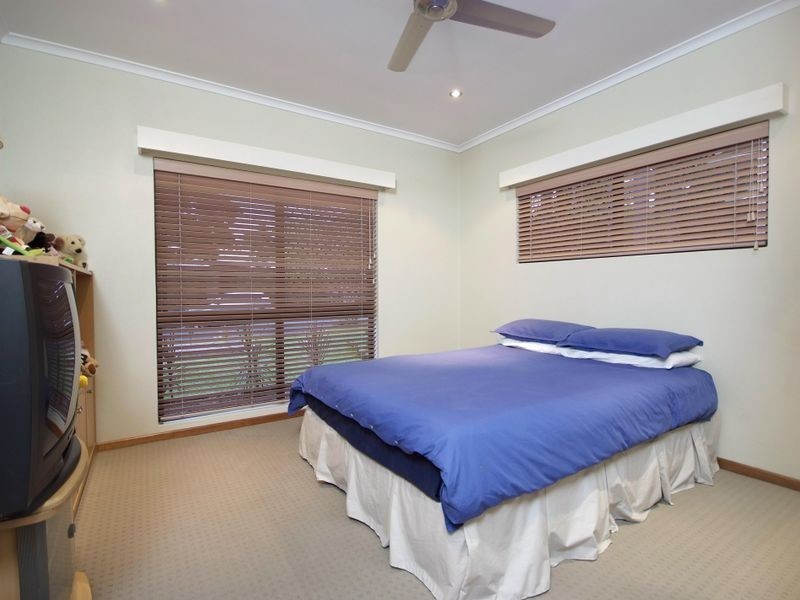 16 Di Savia Close, Whitfield QLD 4870