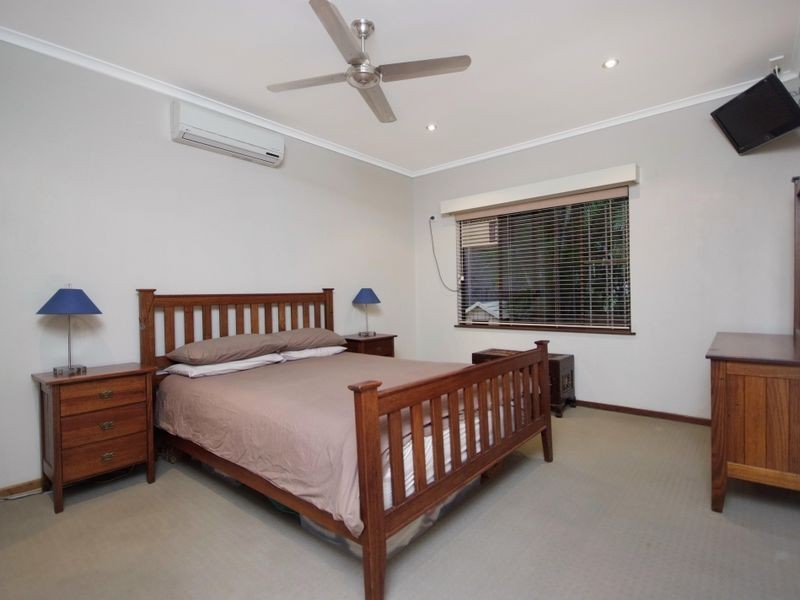 16 Di Savia Close, Whitfield QLD 4870