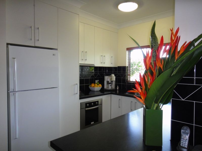 2/19 Grantala Street, Manoora QLD 4870