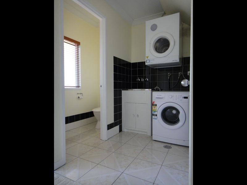 2/19 Grantala Street, Manoora QLD 4870