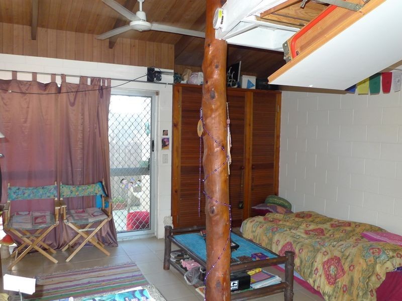 8/31 Miles Street, Manoora QLD 4870