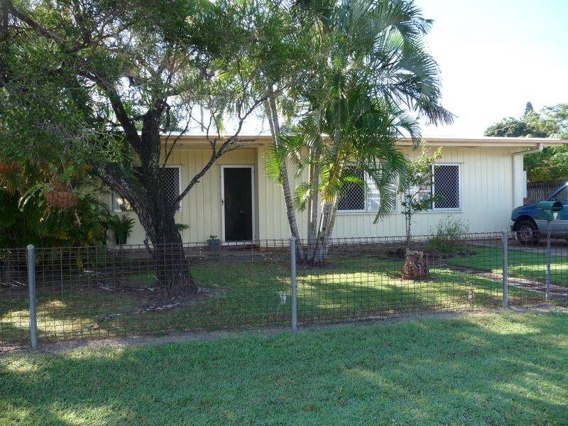 42 Sperring Street, Manunda QLD 4870