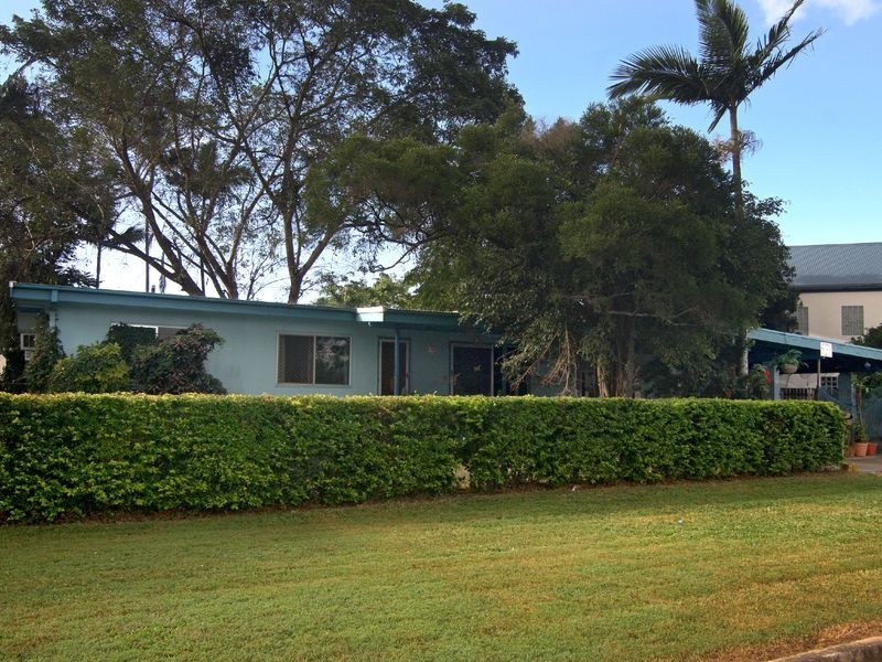 2 Rose Blank Close, Manunda QLD 4870