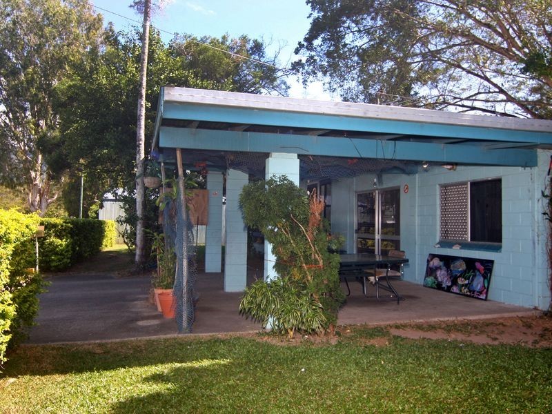2 Rose Blank Close, Manunda QLD 4870