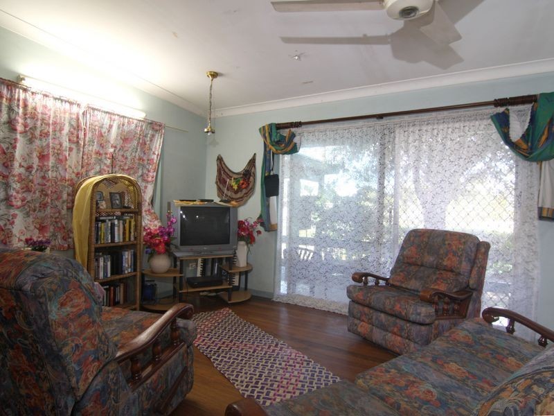 2 Rose Blank Close, Manunda QLD 4870