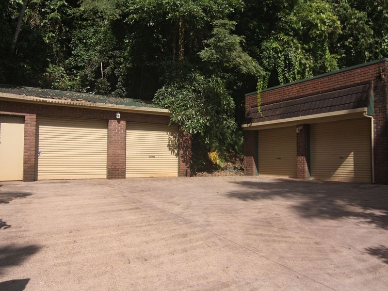 18-20 Cascade Drive, Redlynch QLD 4870